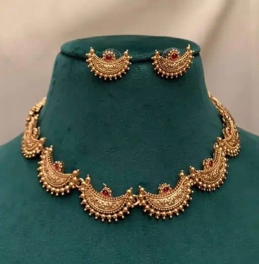 Antique Gold Temple Necklace Set – Traditional South Indian Jewellery