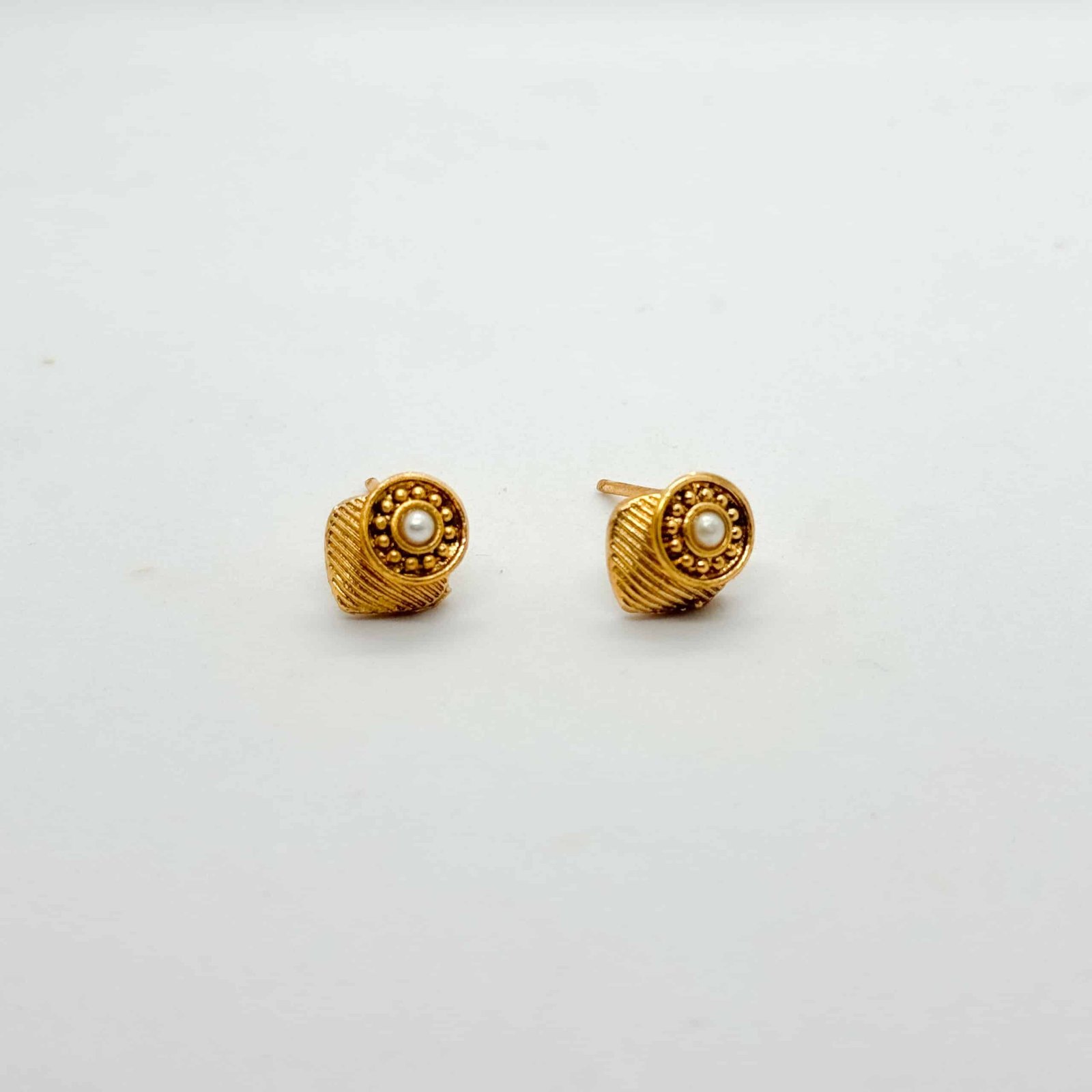 Gold Bead Charm Necklace Set – Elegant Lightweight Antique Jewellery for Daily Wear