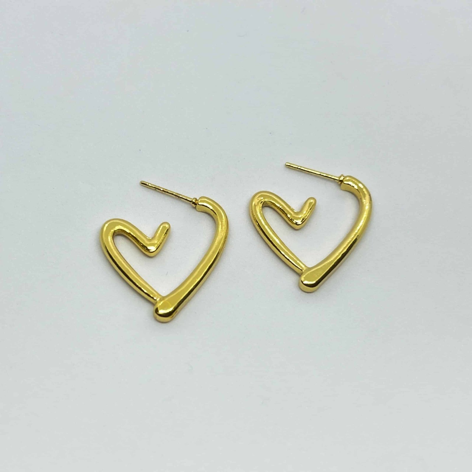 Gold Anti-Tarnish Heart Hoop Earrings – Lightweight Statement Jewelry for Women
