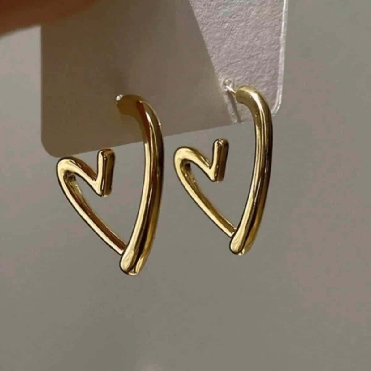 Gold Anti-Tarnish Heart Hoop Earrings – Lightweight Statement Jewelry for Women