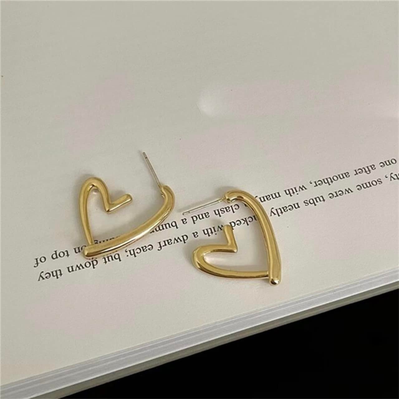 Gold Anti-Tarnish Heart Hoop Earrings – Lightweight Statement Jewelry for Women