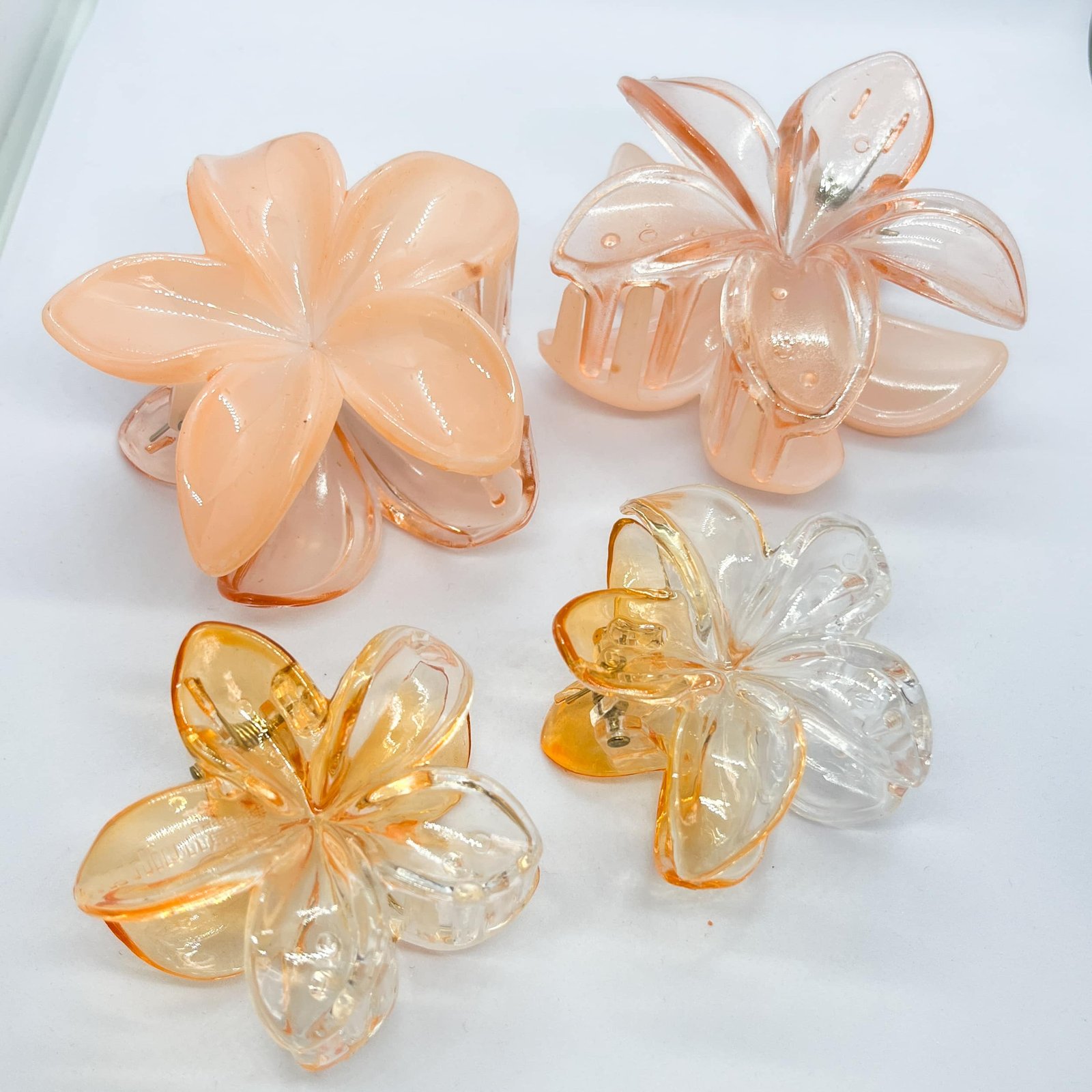 Flower Claw Clip – Stylish Floral Hair Clutch | Buy Any 4 @ ₹199